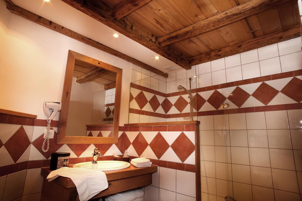 Auberge Du Moulin De Lere Vailly Eksteriør billede